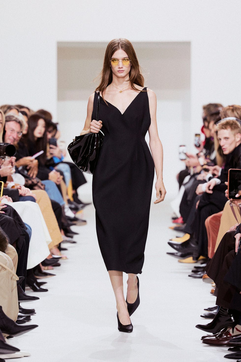 Classic Sleeveless Black Midi Dress — Classy Runway Dresses