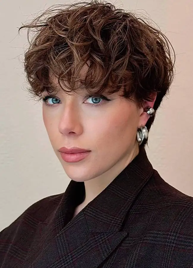Medium Brown Pixie with Blonde Highlights Medium Brown Pixie with Blonde Highlights — Classy Short Curly Hair