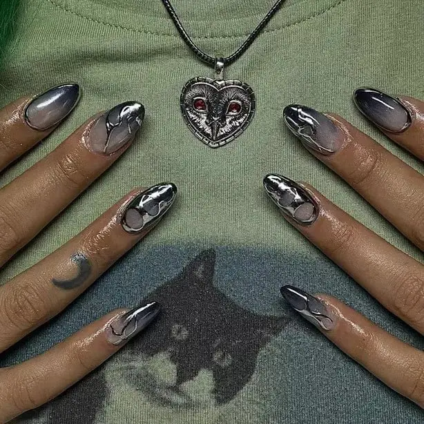 Long Stiletto Dark To Silver Chrome Flame Gradient Long Stiletto Dark To Silver Chrome Flame Gradient — Classy Silver Chrome Nails