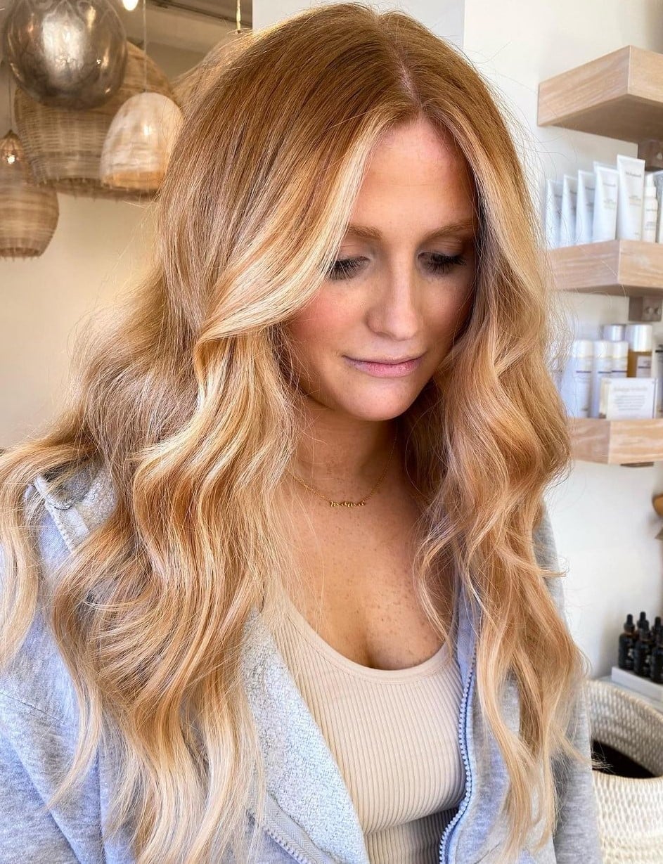 Long Wavy Strawberry Blonde Balayage Long Wavy Strawberry Blonde Balayage — Classy Strawberry Blonde