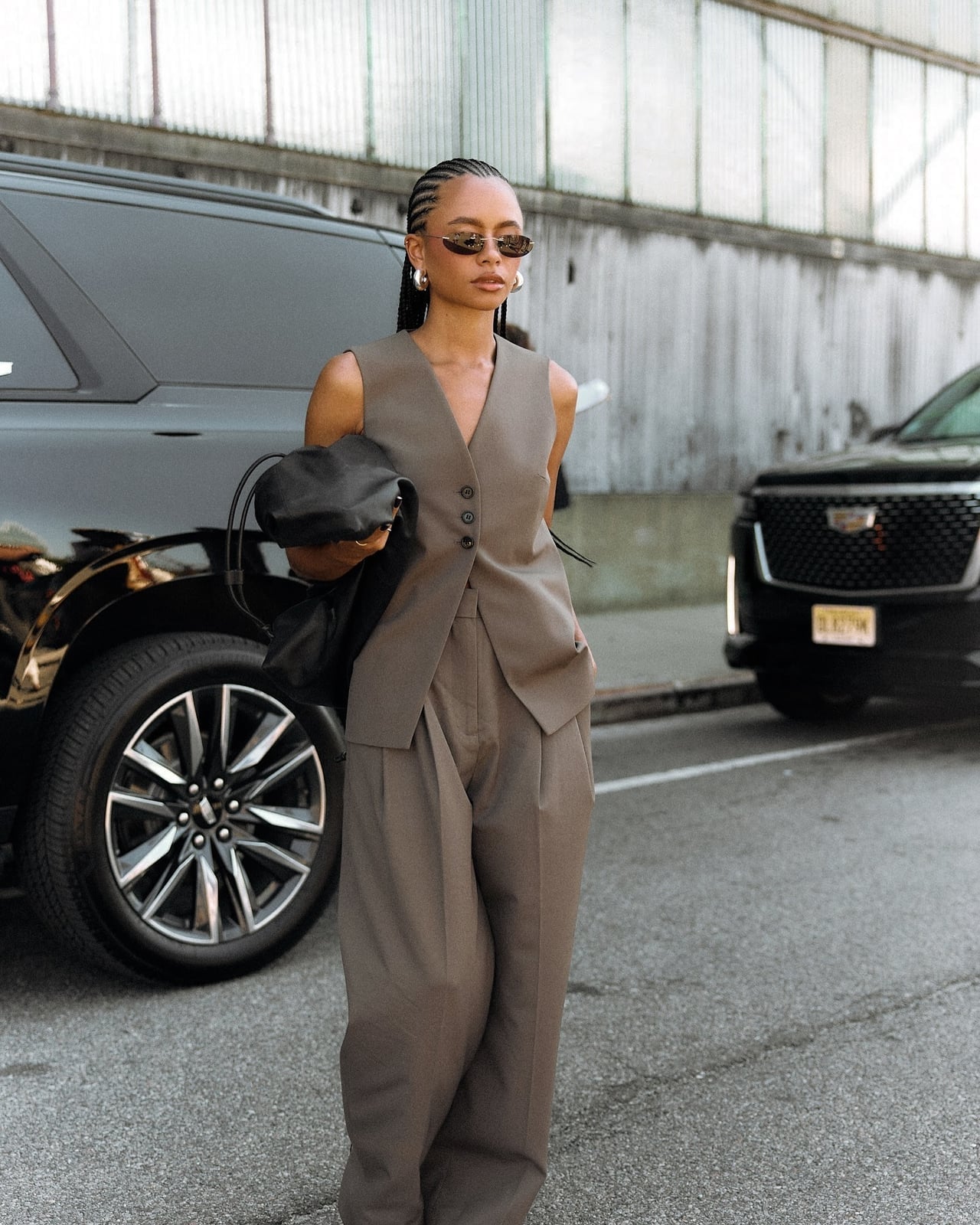 Monochromatic Taupe Vest and Trousers Ensemble Monochromatic Taupe Vest and Trousers Ensemble — Classy Streetwear Outfits