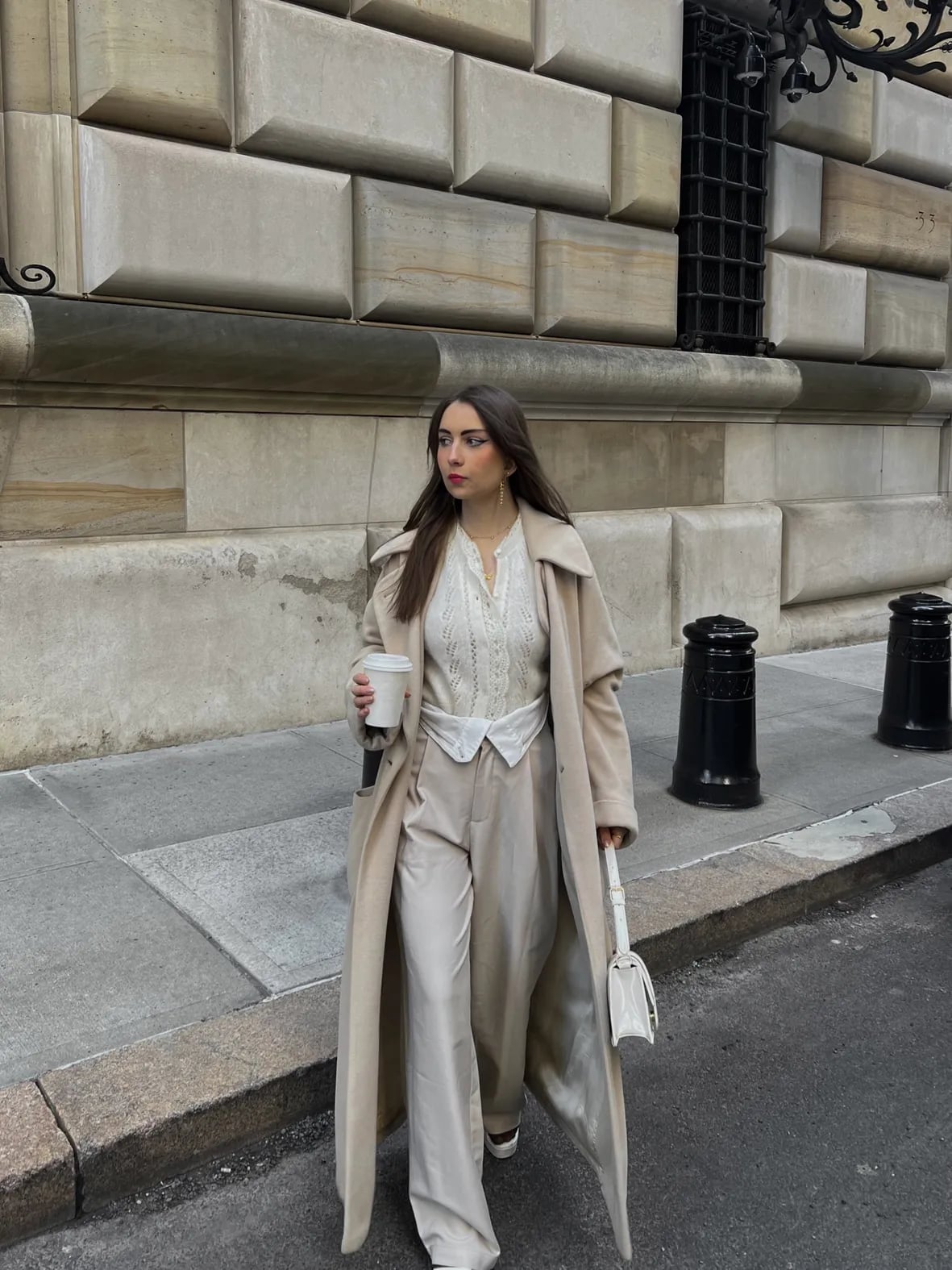 Monochromatic Beige Trench Coat and Waistcoat Set Monochromatic Beige Trench Coat and Waistcoat Set — Classy Streetwear Outfits