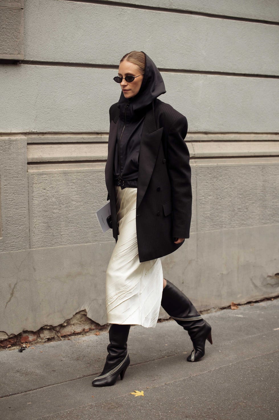 Oversized Pinstripe Blazer Over Hoodie Oversized Pinstripe Blazer Over Hoodie — Classy Streetwear Outfits