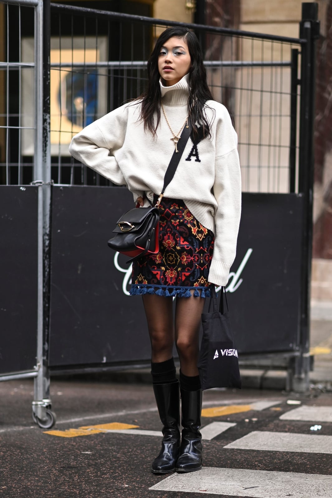 Cream Turtleneck Sweater with Patterned Velvet Skirt Cream Turtleneck Sweater with Patterned Velvet Skirt — Classy Streetwear Outfits