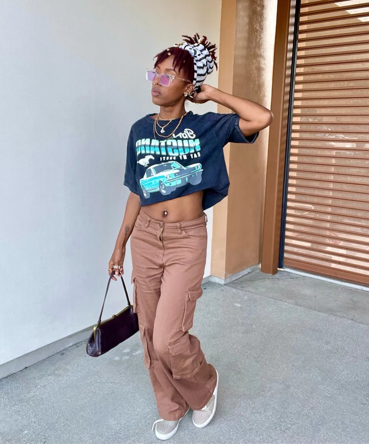 Cropped Graphic T-Shirt with Brown Cargo Trousers Cropped Graphic T-Shirt with Brown Cargo Trousers — Classy Streetwear Outfits