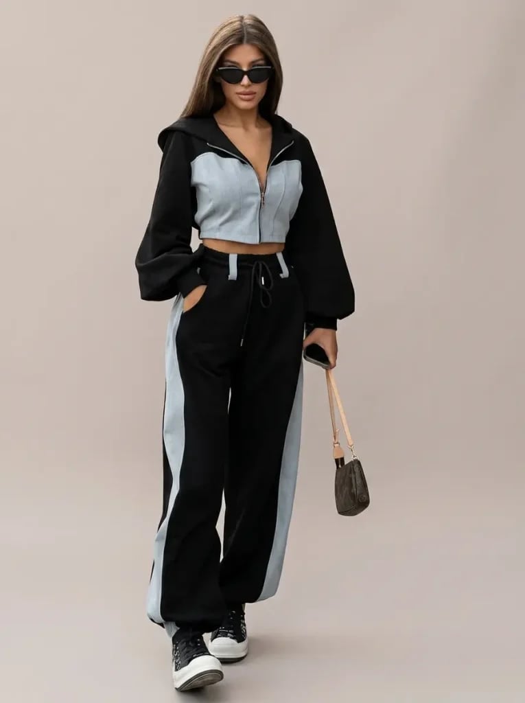 Color-Block Tracksuit with Voluminous Sleeves Color-Block Tracksuit with Voluminous Sleeves — Classy Streetwear Outfits