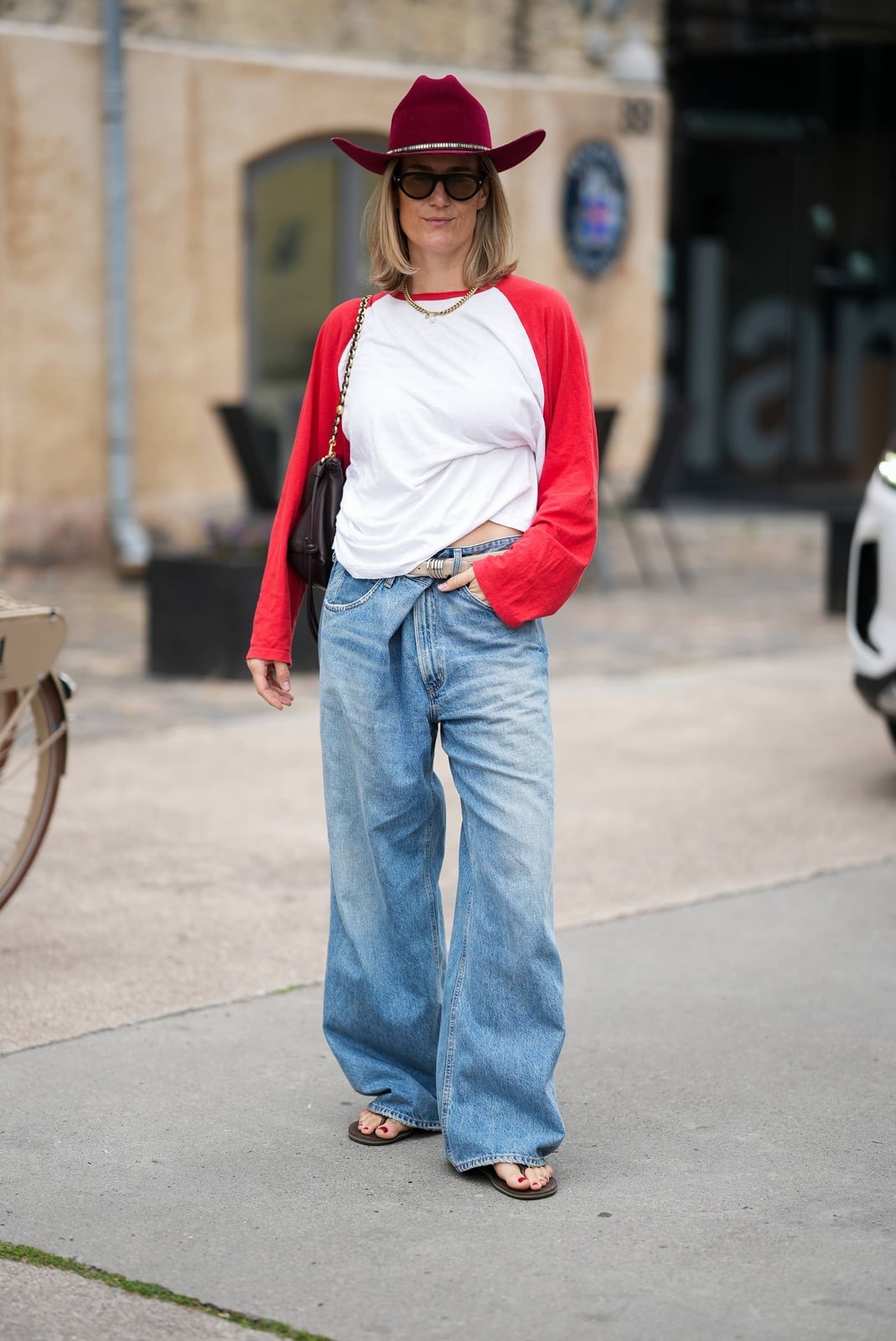 Baggy Jeans with Baseball T-Shirt and Hat Baggy Jeans with Baseball T-Shirt and Hat — Classy Streetwear Outfits