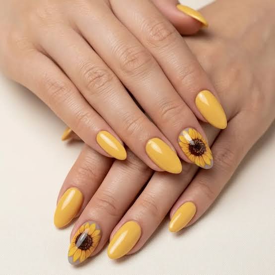 Medium Almond Sheer Nude With Realistic Sunflowers, Close-Up Take Medium Almond Sheer Nude With Realistic Sunflowers, Close-Up Take — Classy Sunflower Nails
