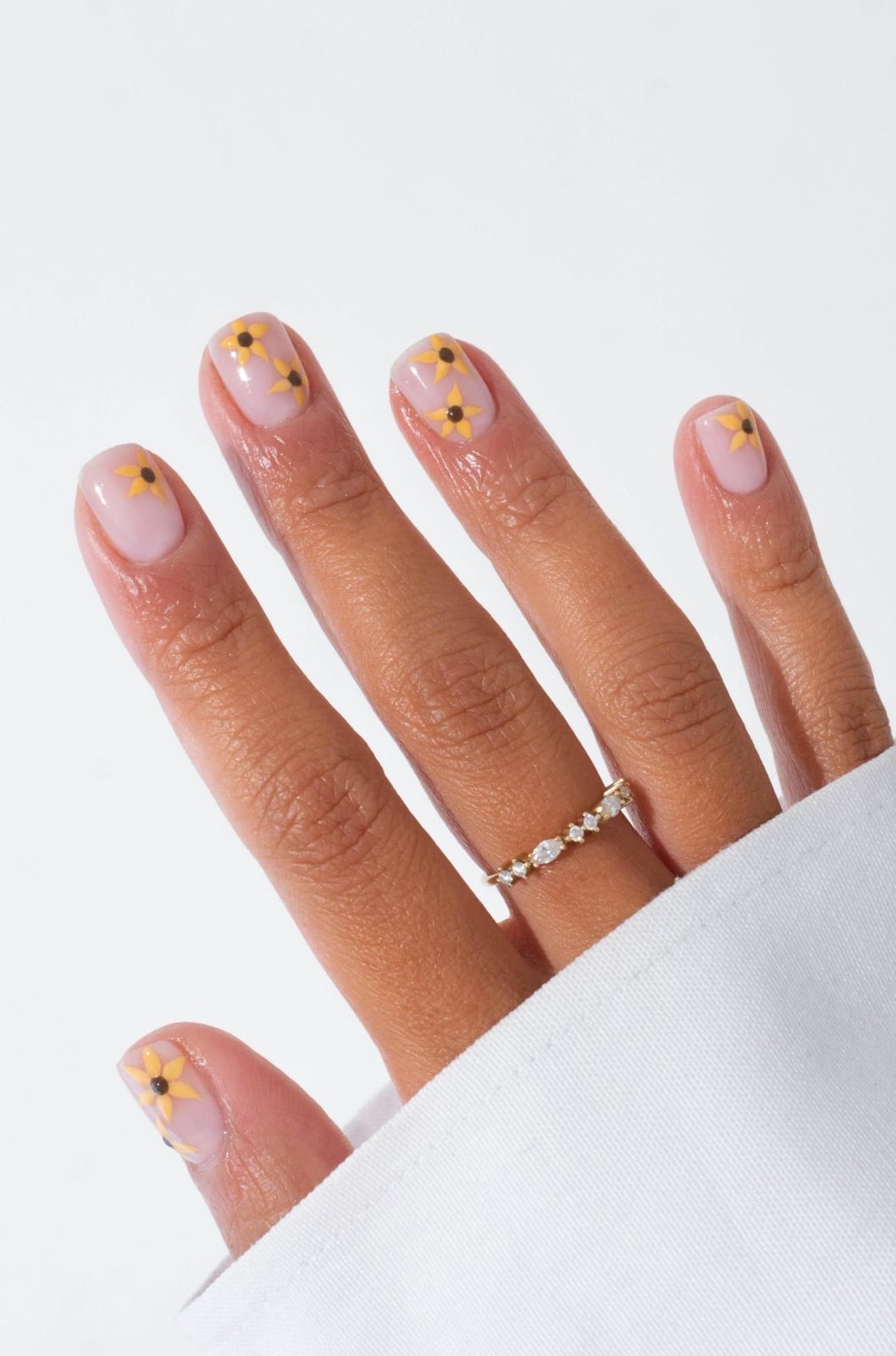 Short Oval Pink With Detailed Sunflower Art Short Oval Pink With Detailed Sunflower Art — Classy Sunflower Nails