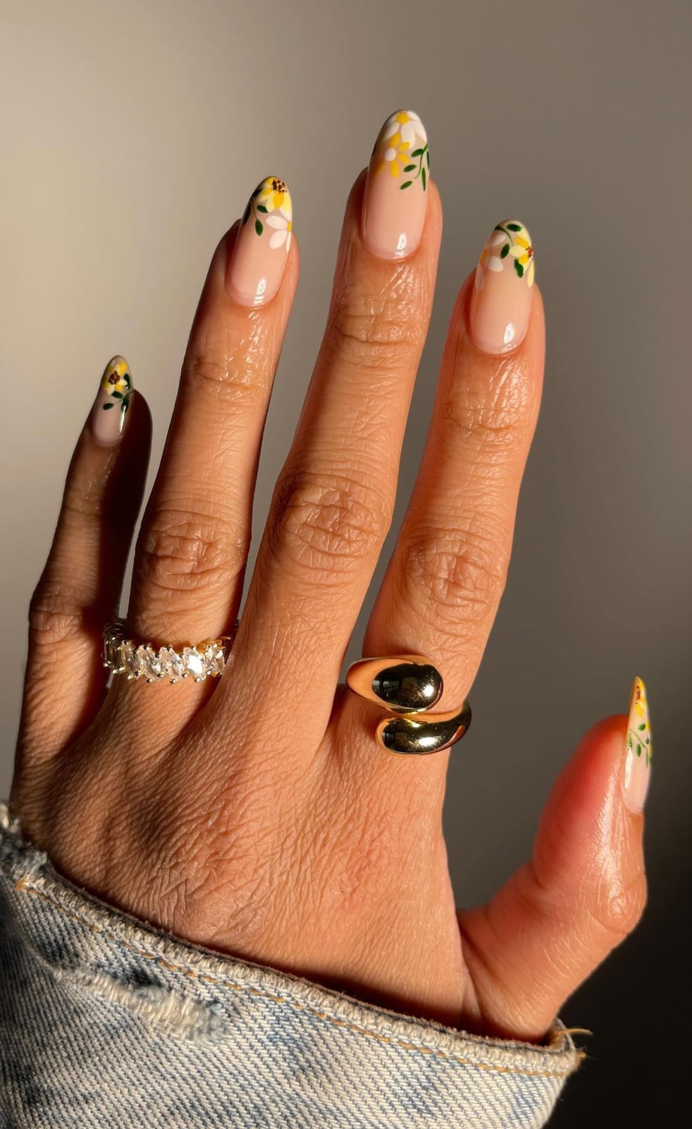 Medium Almond Sheer Nude With Edge Sunflowers Medium Almond Sheer Nude With Edge Sunflowers — Classy Sunflower Nails