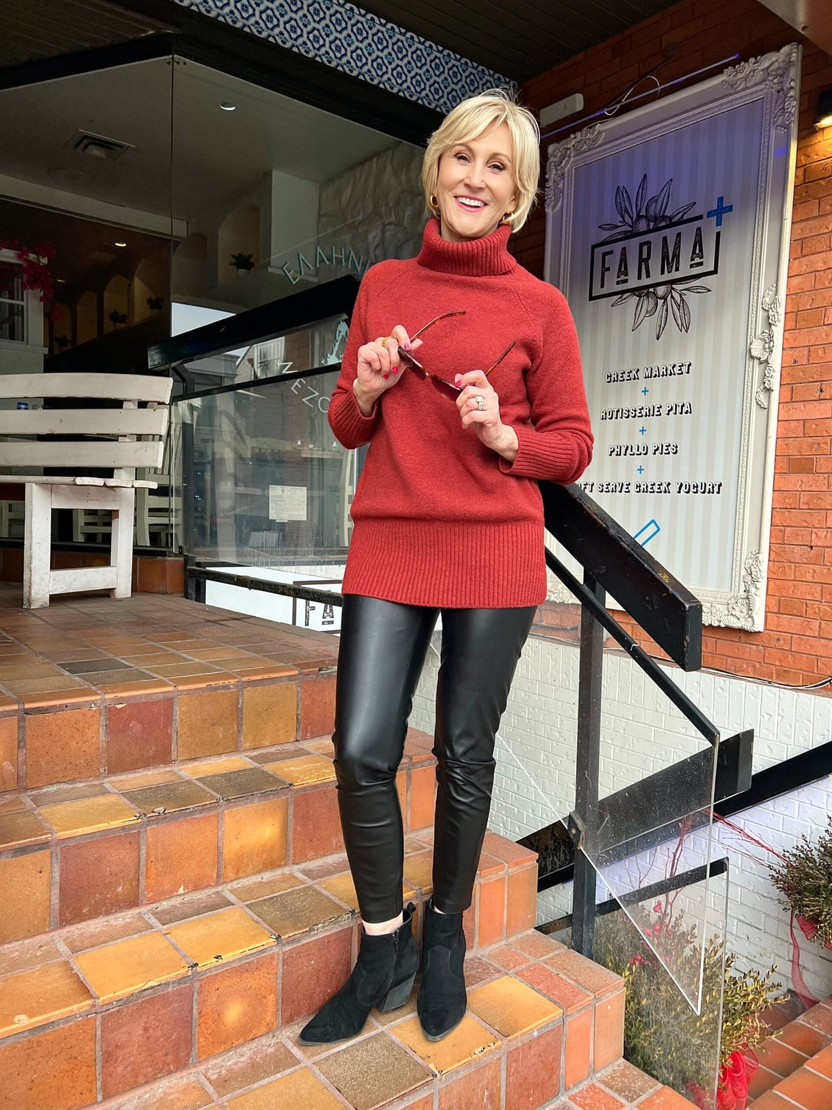 Longline Turtleneck Sweater With Leather Pants — Classy Sweater Outfits for Women