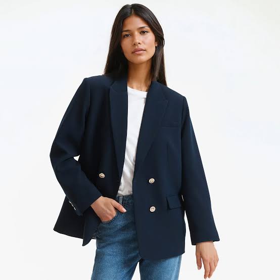 Navy Blazer With White T-Shirt And Jeans and Smooth Wool Blend Navy Blazer With White T-Shirt And Jeans and Smooth Wool Blend — Classy Teacher Outfits