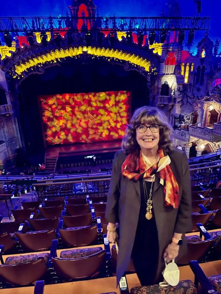 Theater Look with Longline Jacket and Scarf and Straight Leg Trousers — Classy Theater Outfits