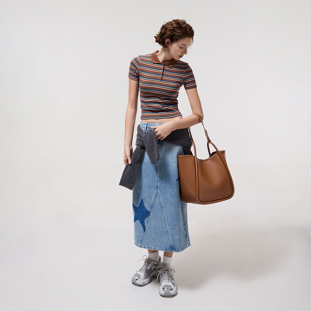 Tan Leather Tote Bag With Denim Midi Skirt — Classy Tote Bag Outfits