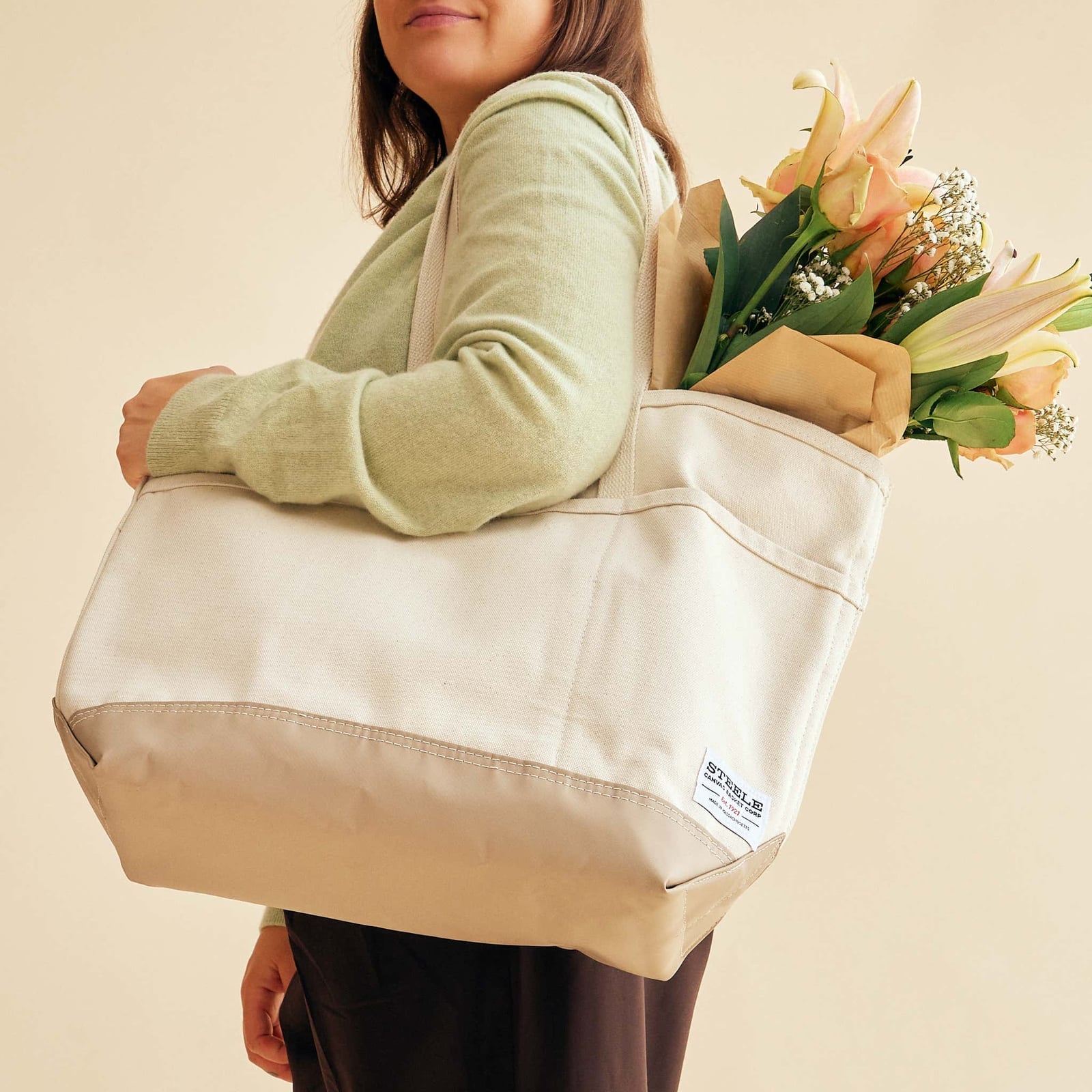 Cream Canvas Tote Bag With Light Green Sweater — Classy Tote Bag Outfits