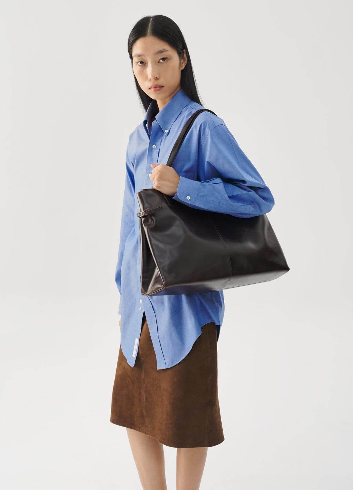 Dark Brown Leather Tote Bag With Button-Down Shirt — Classy Tote Bag Outfits