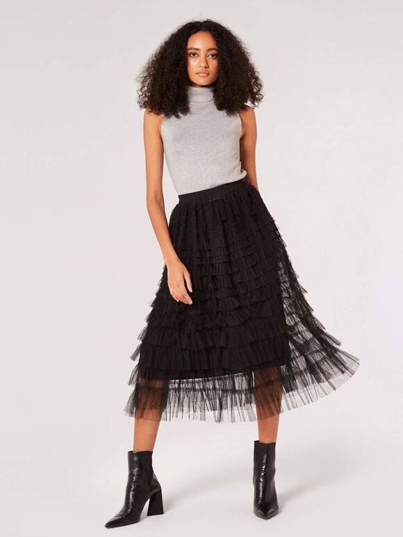 Black Tiered Tulle Midi Skirt with Turtleneck Black Tiered Tulle Midi Skirt with Turtleneck — Classy Tulle Skirt Outfits