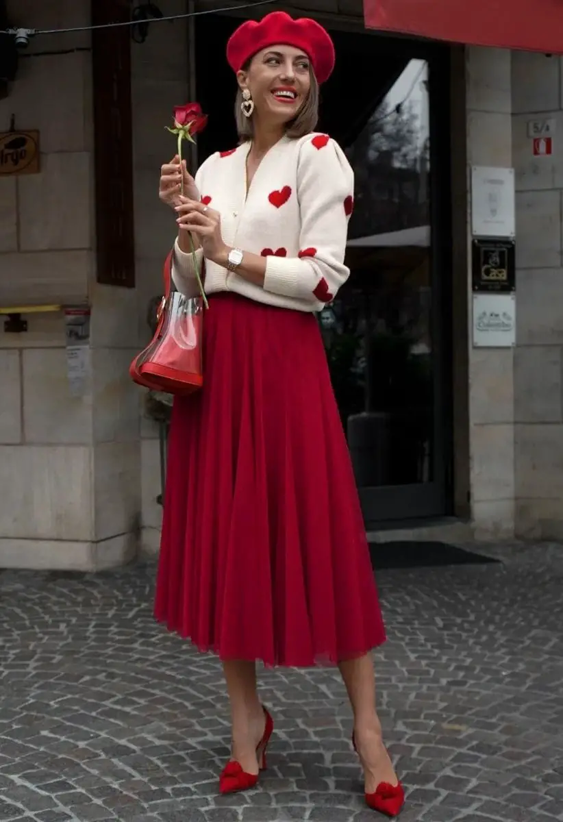 Red Tulle Midi Skirt with Heart-Print Cardigan Red Tulle Midi Skirt with Heart-Print Cardigan — Classy Tulle Skirt Outfits