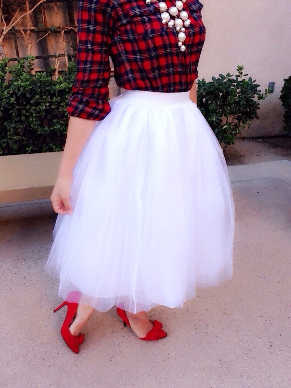White Voluminous Tulle Skirt with Plaid Shirt White Voluminous Tulle Skirt with Plaid Shirt — Classy Tulle Skirt Outfits