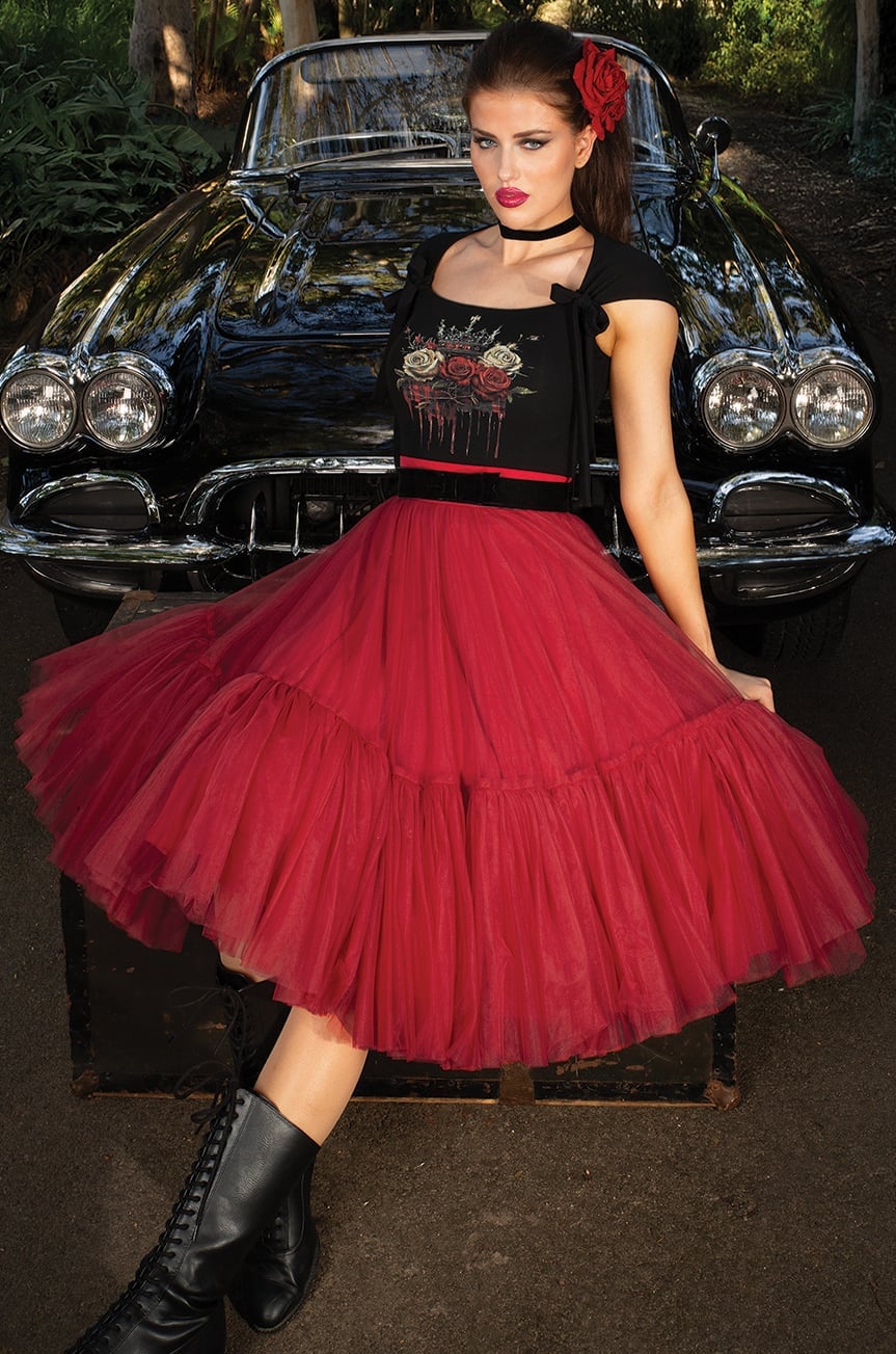 Full Red Tulle Maxi Skirt with Rose Print Top Full Red Tulle Maxi Skirt with Rose Print Top — Classy Tulle Skirt Outfits