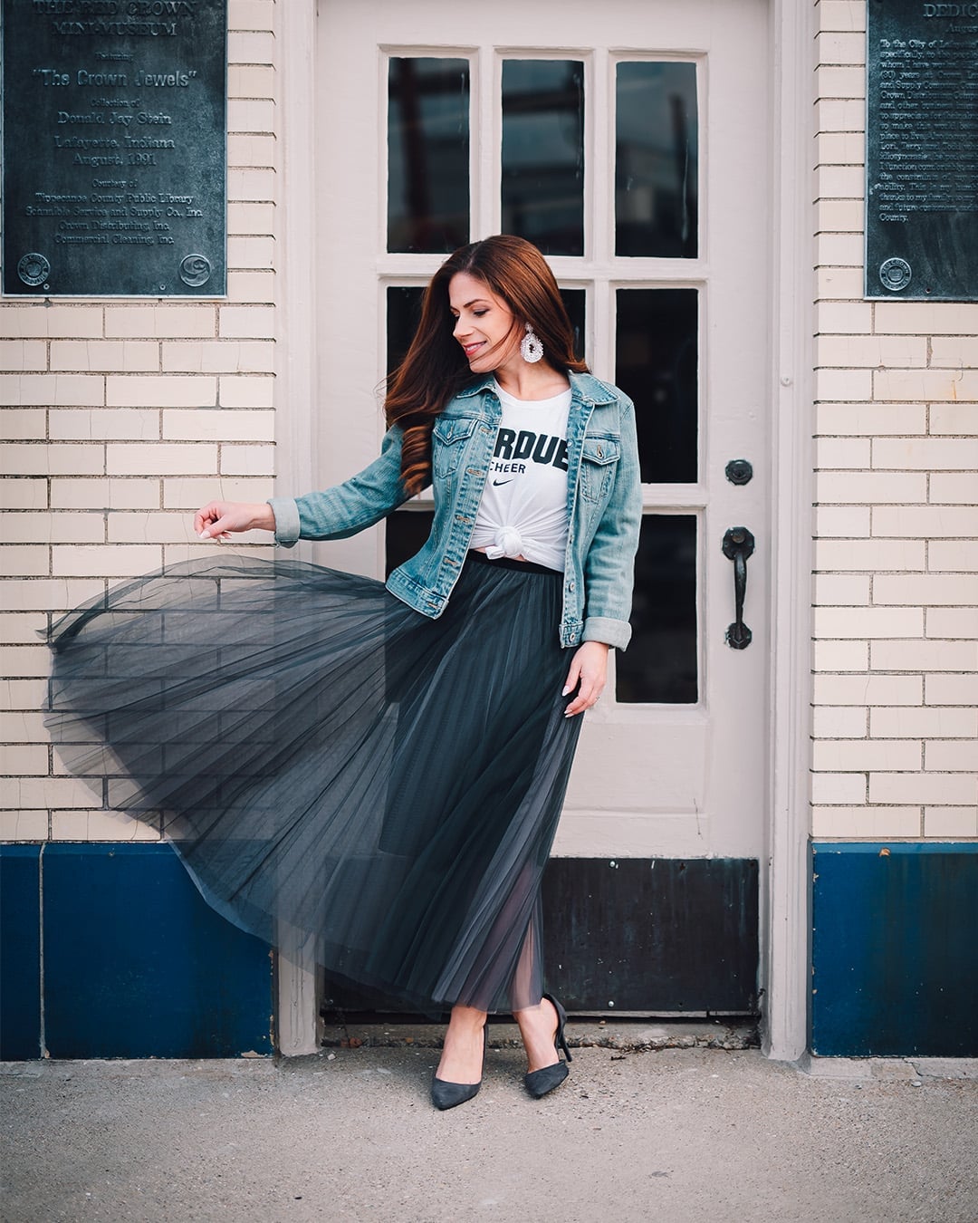 Dark Gray Tulle Midi Skirt with Denim Jacket Dark Gray Tulle Midi Skirt with Denim Jacket — Classy Tulle Skirt Outfits