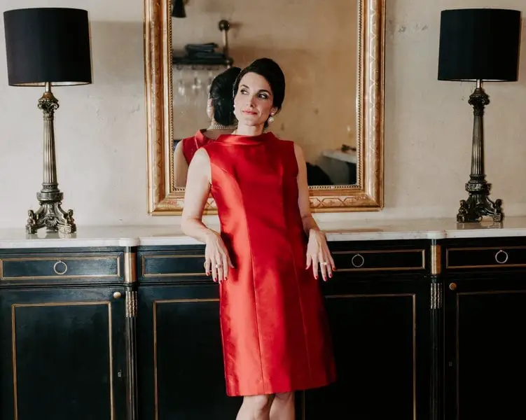 Vibrant Red Silk Shift Dress for Cocktail, Office-Safe Version Vibrant Red Silk Shift Dress for Cocktail, Office-Safe Version — Classy Vintage Style