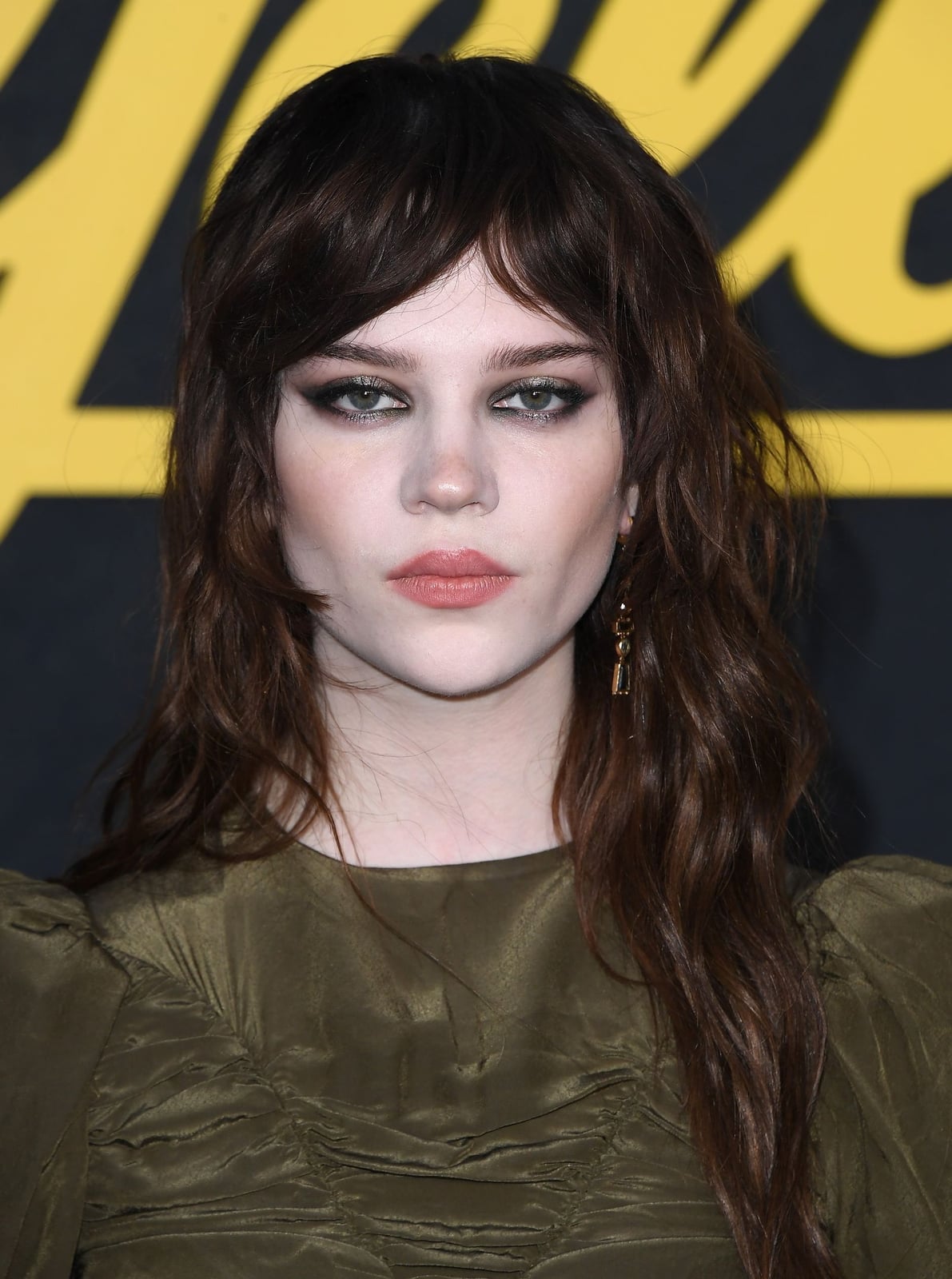 Collarbone Dark Brown Face-Framing Bangs Waves With Long Layers — Classy Wavy Hair Hairstyles