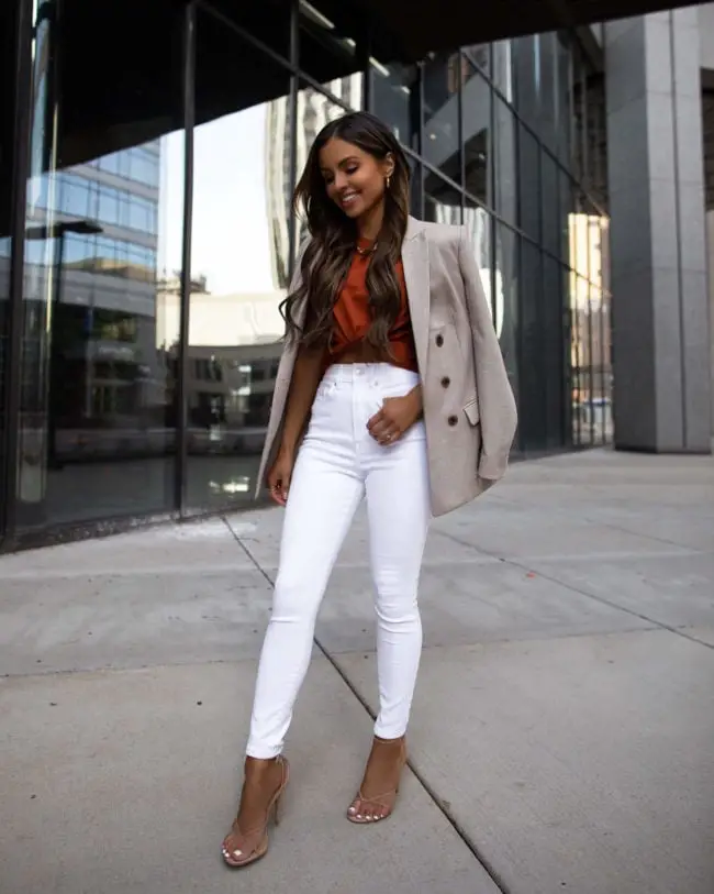 White Skinny Jeans With Rust Top And Beige Blazer — Classy White Jeans Outfits