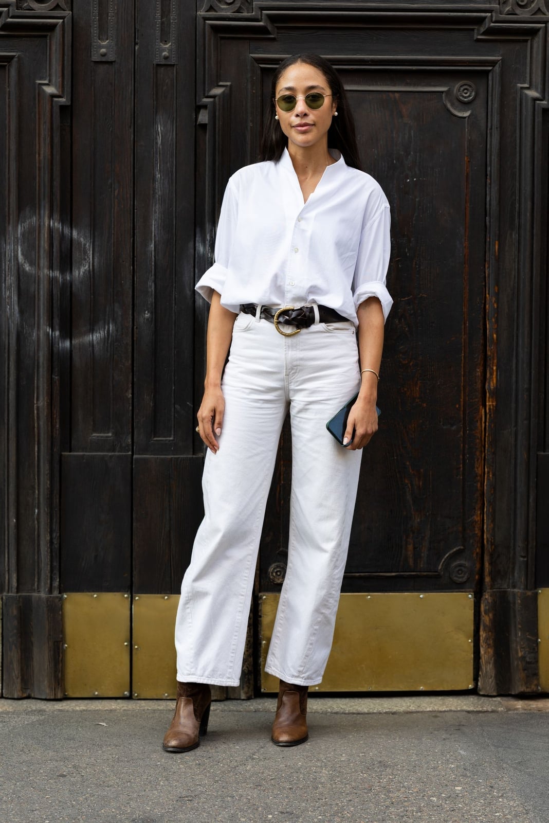 White Straight Leg Jeans With Brown Belt And Ankle Boots — Classy White Jeans Outfits