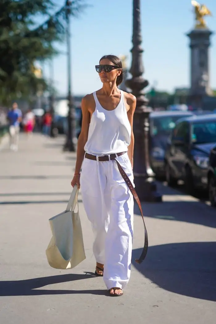 White Skinny Jeans With Cream Turtleneck And Coat White Skinny Jeans With Cream Turtleneck And Coat — Classy White Pants Outfits