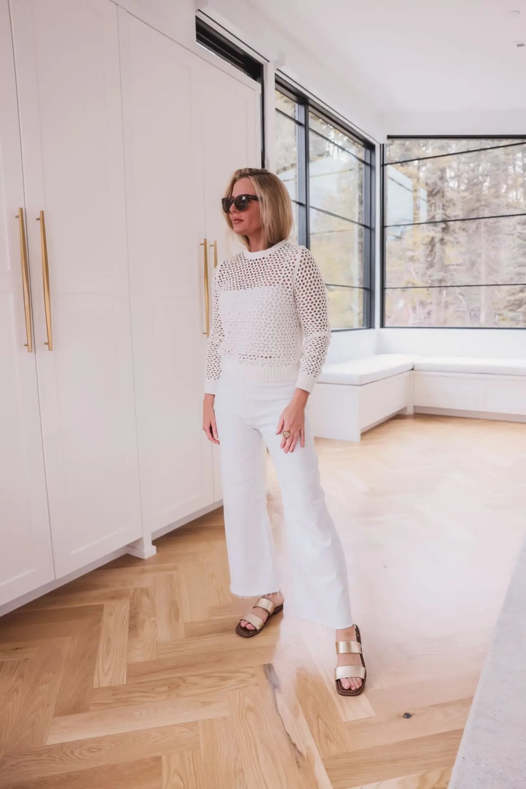 White Wide Leg Jeans With Cable Knit Sweater White Wide Leg Jeans With Cable Knit Sweater — Classy White Pants Outfits