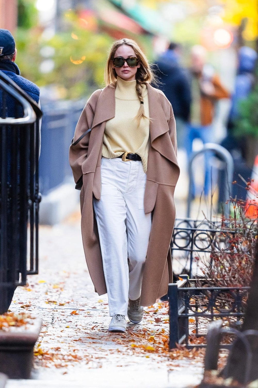 White Straight Leg Trousers Under Camel Coat White Straight Leg Trousers Under Camel Coat — Classy White Pants Outfits