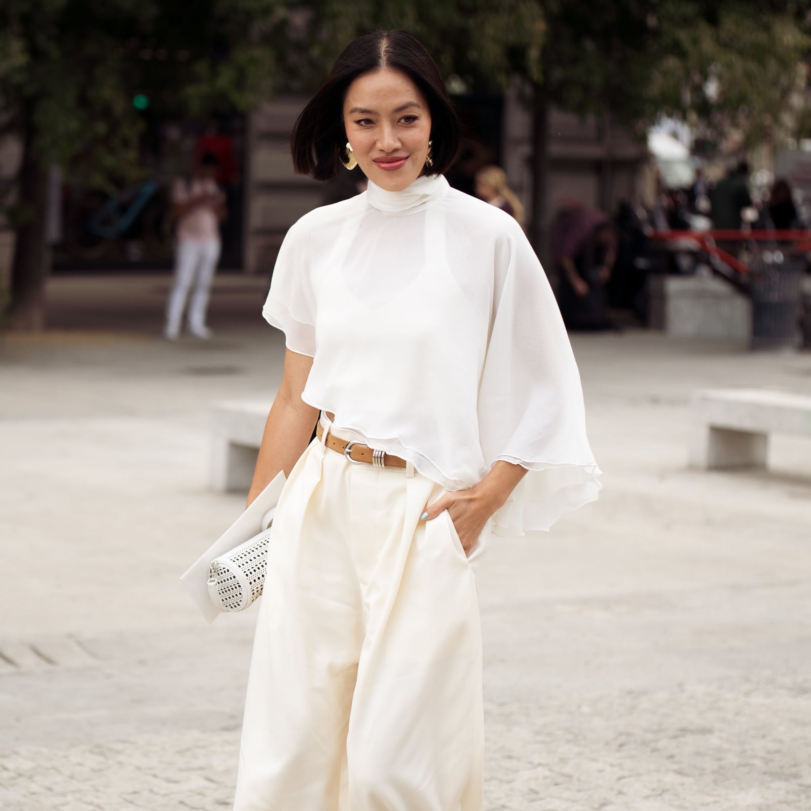 Ivory Wide Leg Pants With Oversized Blouse Ivory Wide Leg Pants With Oversized Blouse — Classy White Pants Outfits