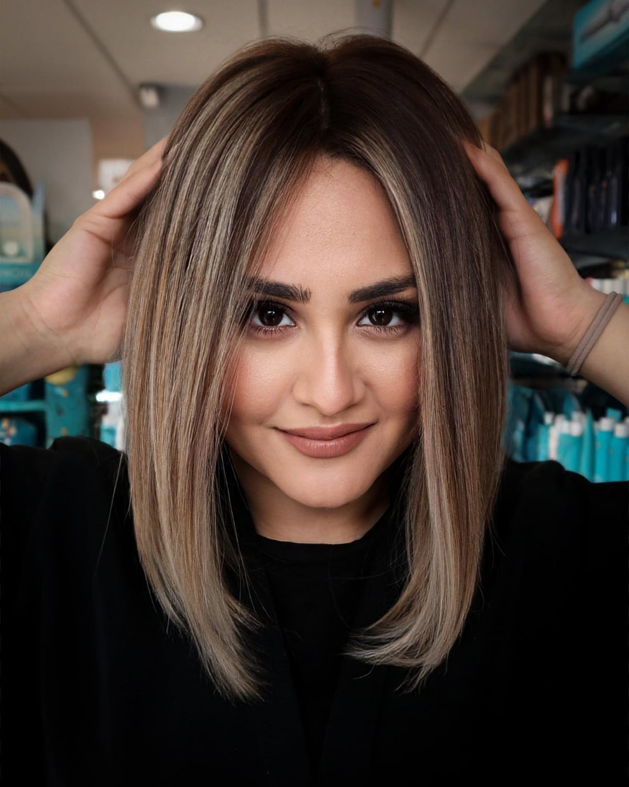 Collarbone Lob With Face-Framing Layers Collarbone Lob With Face-Framing Layers — Classy Work Hair