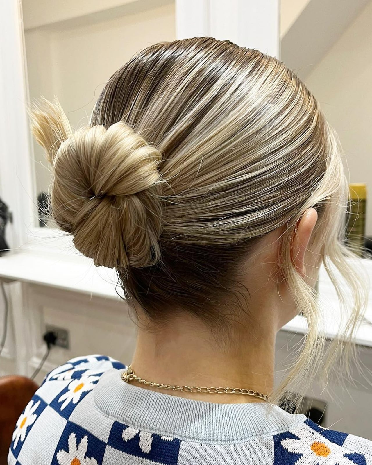 Dark Brown Collarbone Cut With Waves Dark Brown Collarbone Cut With Waves — Classy Work Hair