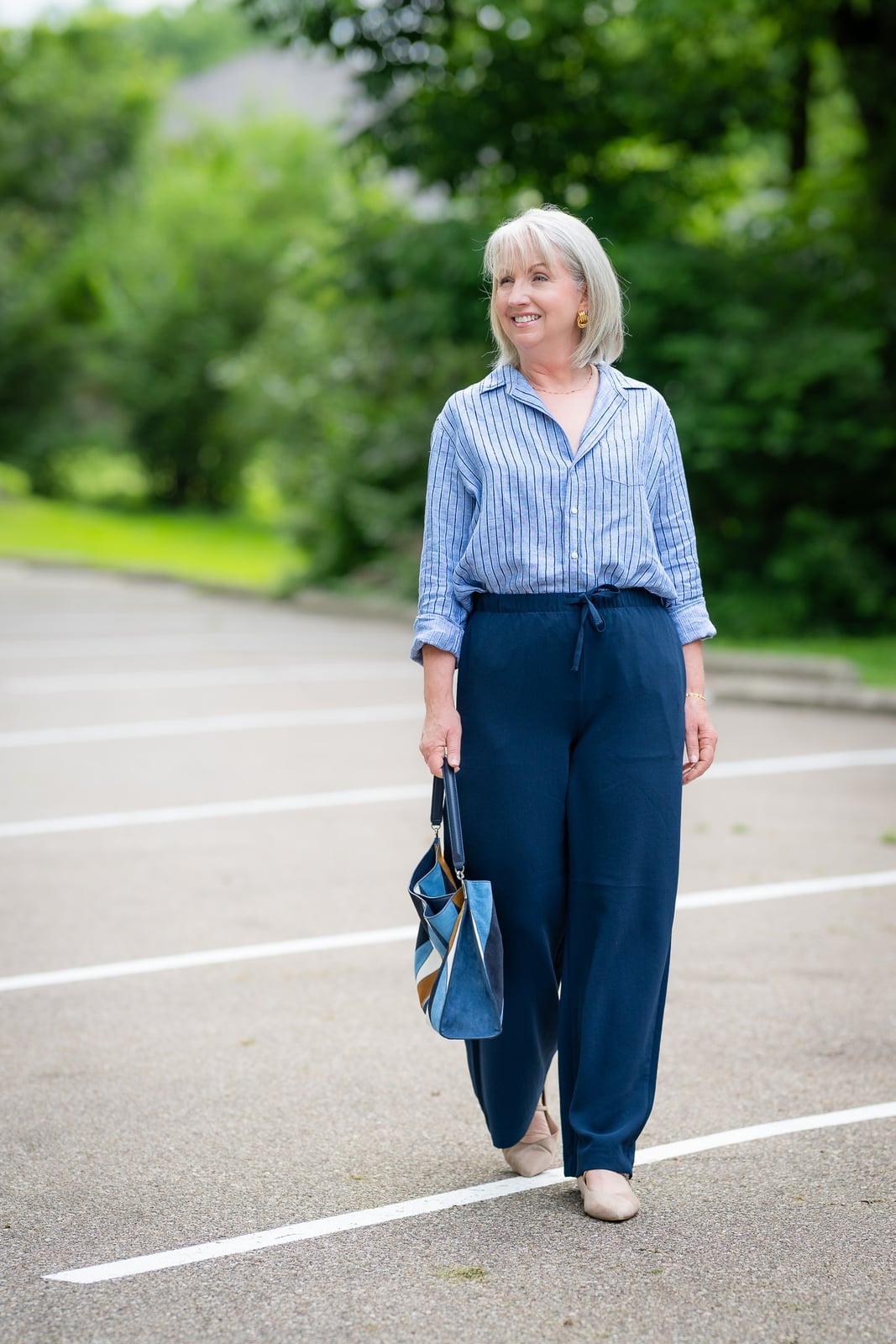 Blue Striped Linen Shirt with Navy Wide-Leg Trousers and Nude Flats Blue Striped Linen Shirt with Navy Wide-Leg Trousers and Nude Flats — Classy Work Outfits