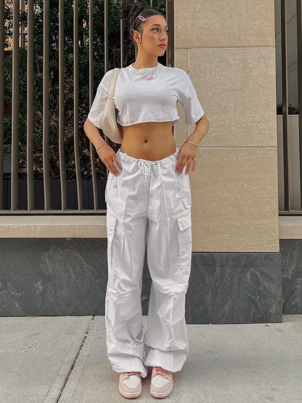Cropped T-Shirt with Oversized Cargo Pants Cropped T-Shirt with Oversized Cargo Pants — Classy Y2K Outfits 2000s