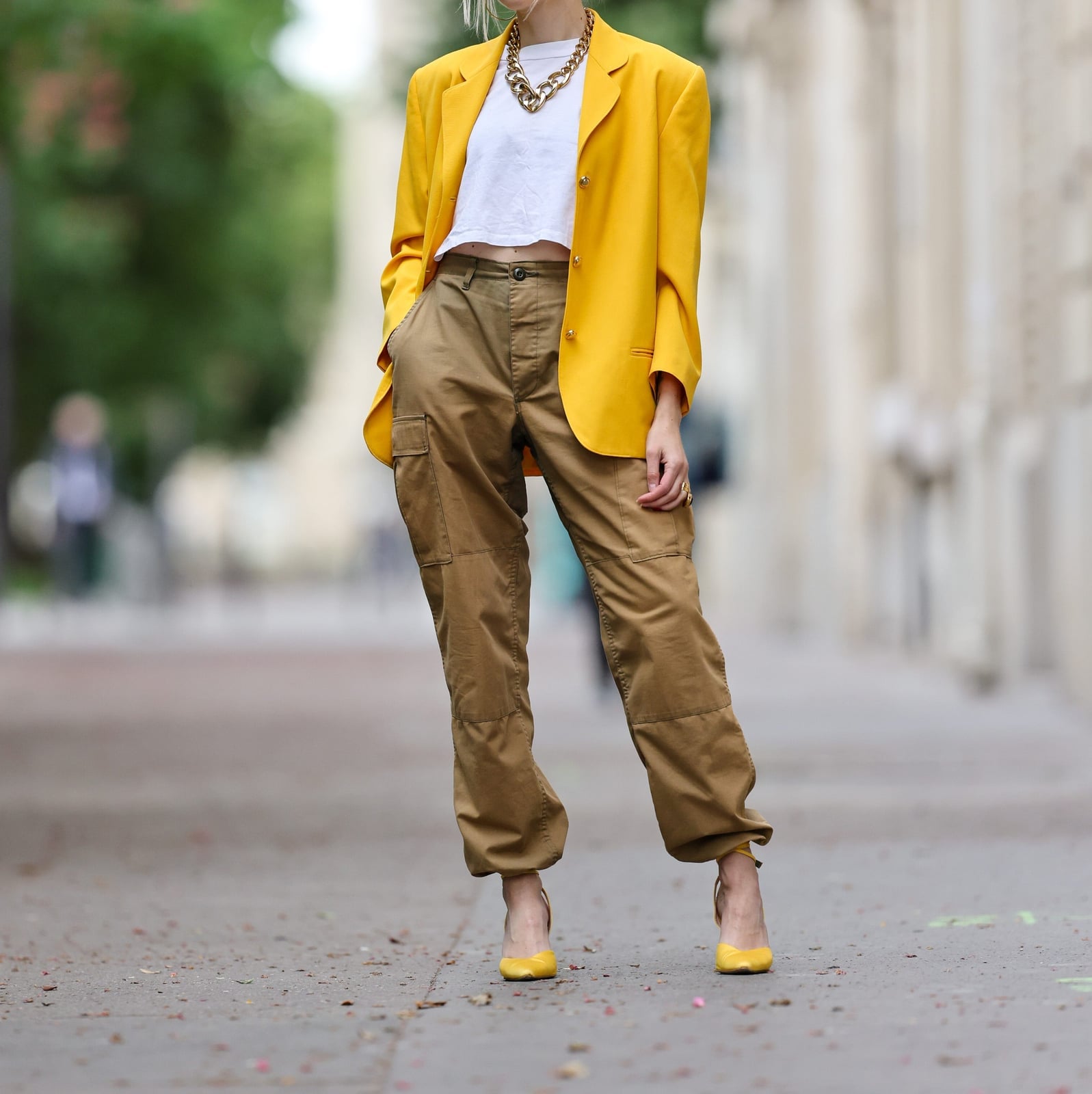 Yellow Oversized Blazer Over Crop Top with Cargo Pants Yellow Oversized Blazer Over Crop Top with Cargo Pants — Classy Y2K Outfits 2000s
