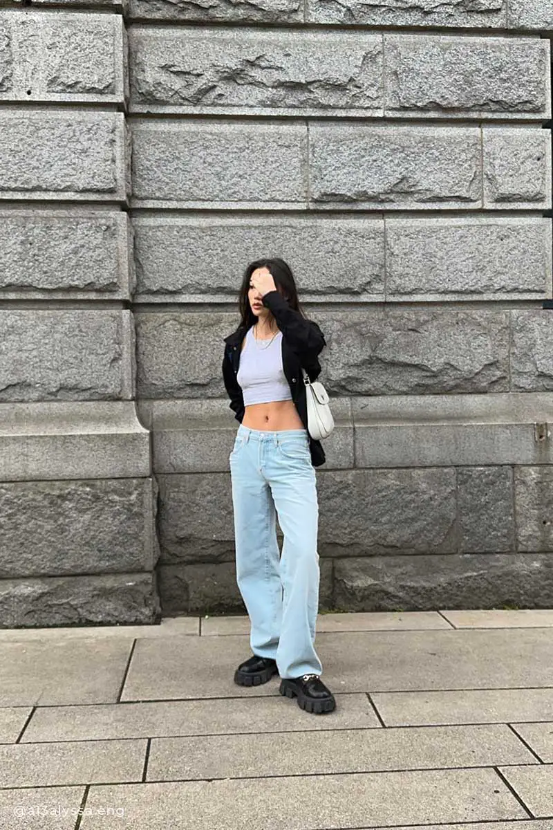 Crop Top and Low-Rise Jeans Crop Top and Low-Rise Jeans — Classy Y2K Outfits