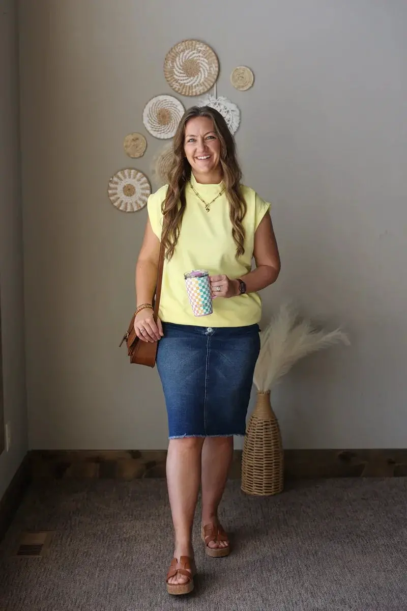 Yellow Cap Sleeve Knit Top With Denim Pencil Skirt Yellow Cap Sleeve Knit Top With Denim Pencil Skirt — Classy Yellow Top Outfits