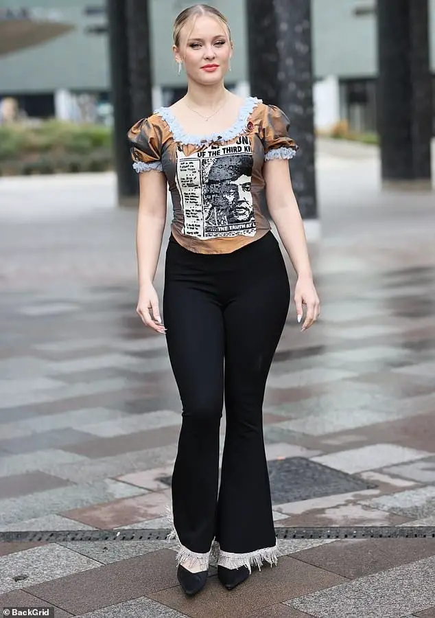 Graphic Print T-shirt and Flared Trousers Graphic Print T-shirt and Flared Trousers — Classy Zara Larsson Outfits
