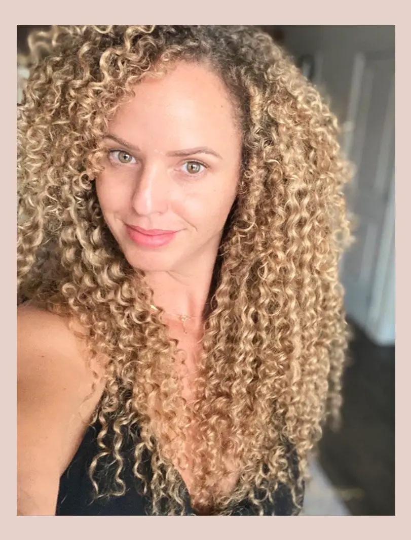 Mid-Back Honey Blonde With Highlights — Curly Hair Dye Inspiration