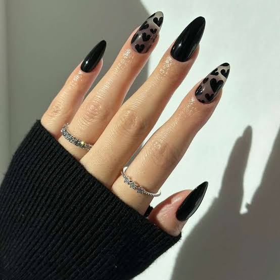 Medium Stiletto Sheer Black With Heart Pattern Medium Stiletto Sheer Black With Heart Pattern — Cute Black Nails