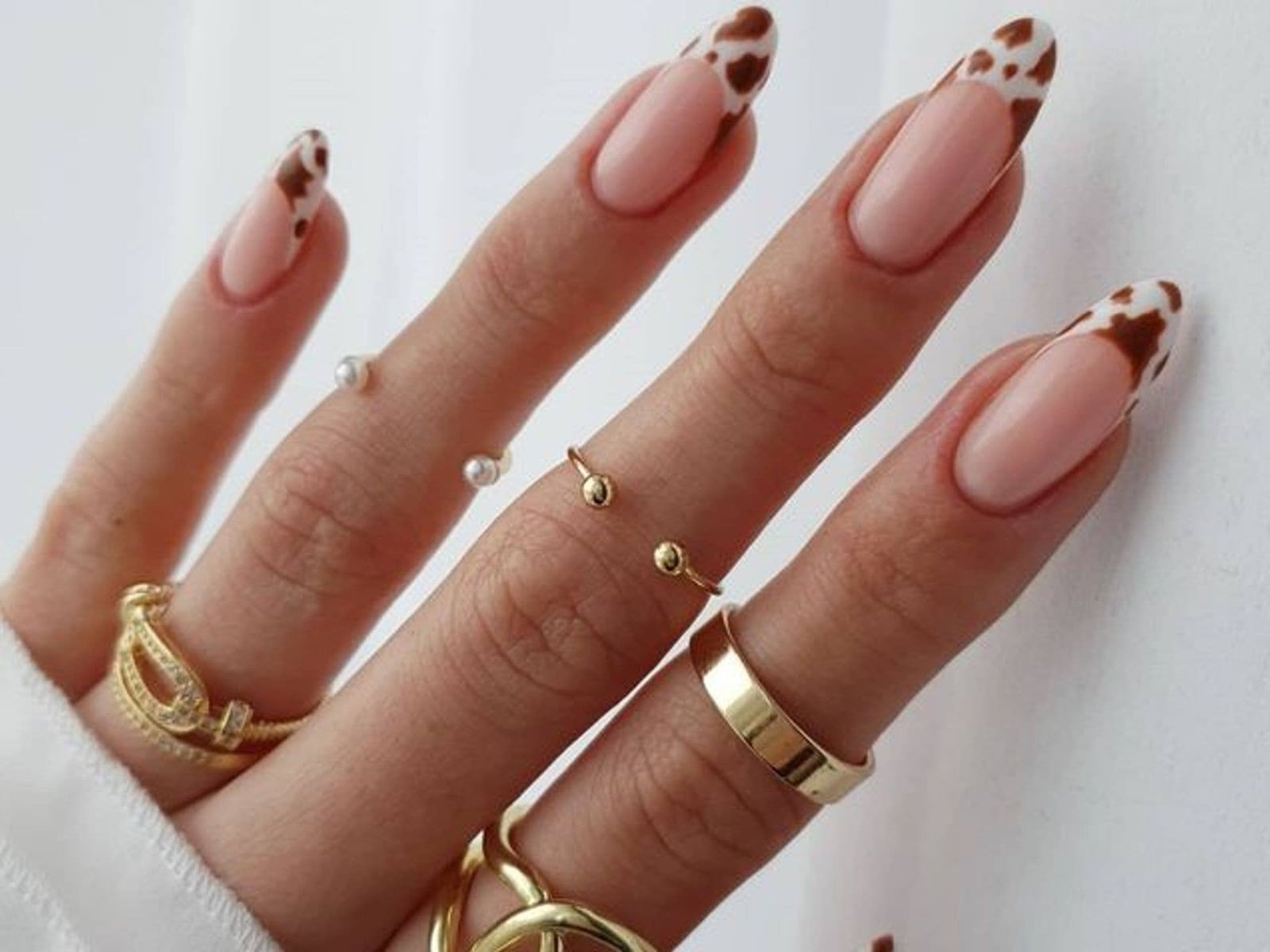 Cow Print French Tip Brown White Nails Cow Print French Tip Brown White Nails — Cute Brown Nails