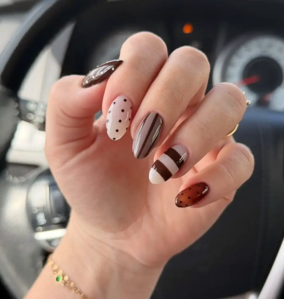 Polka Dot Stripe Chocolate Bar Brown Nails Polka Dot Stripe Chocolate Bar Brown Nails — Cute Brown Nails