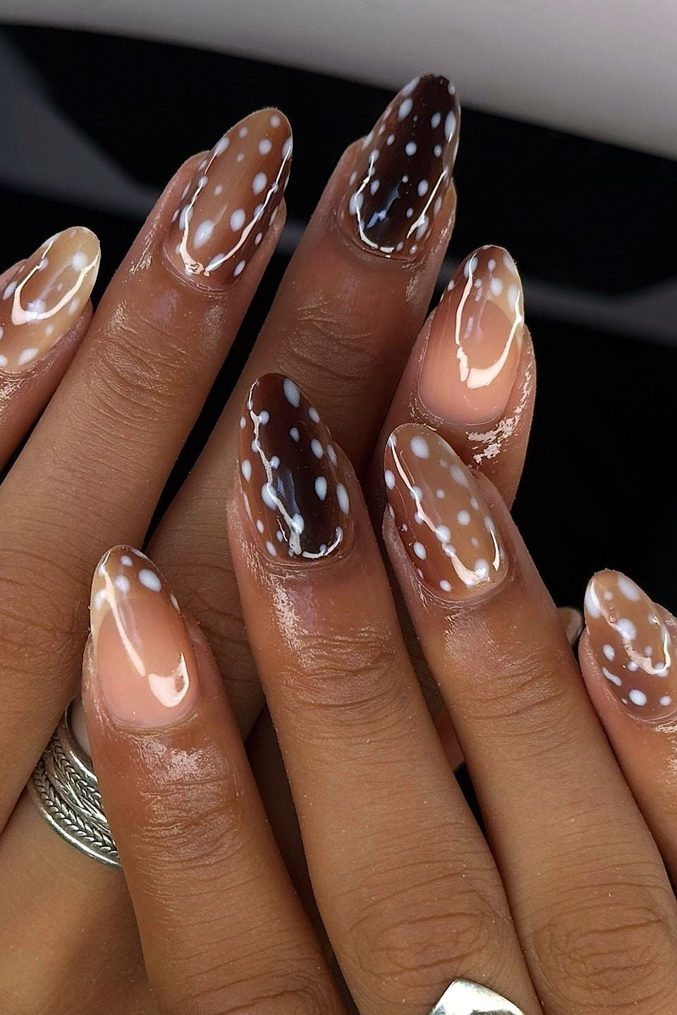 Bambi Pattern White Dot Gradient Brown Nails Bambi Pattern White Dot Gradient Brown Nails — Cute Brown Nails