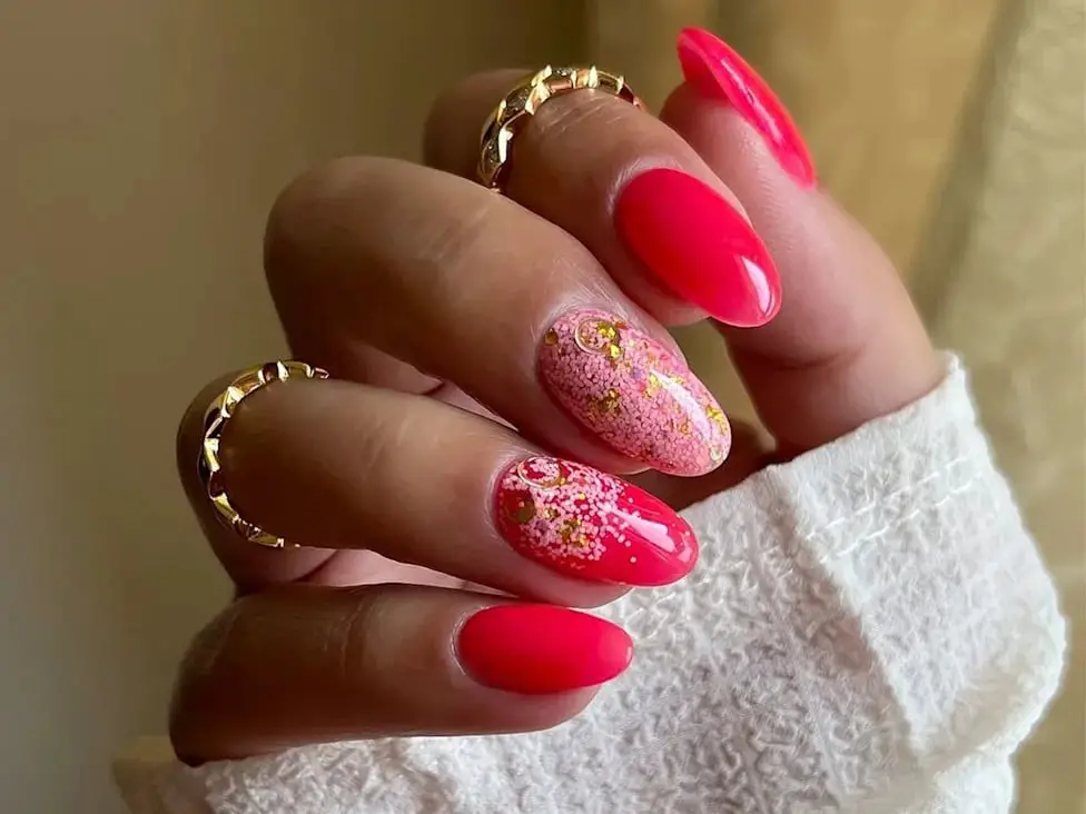 Medium Almond Hot Pink With Gold Foil Accents Medium Almond Hot Pink With Gold Foil Accents — Cute Dip Powder Nails