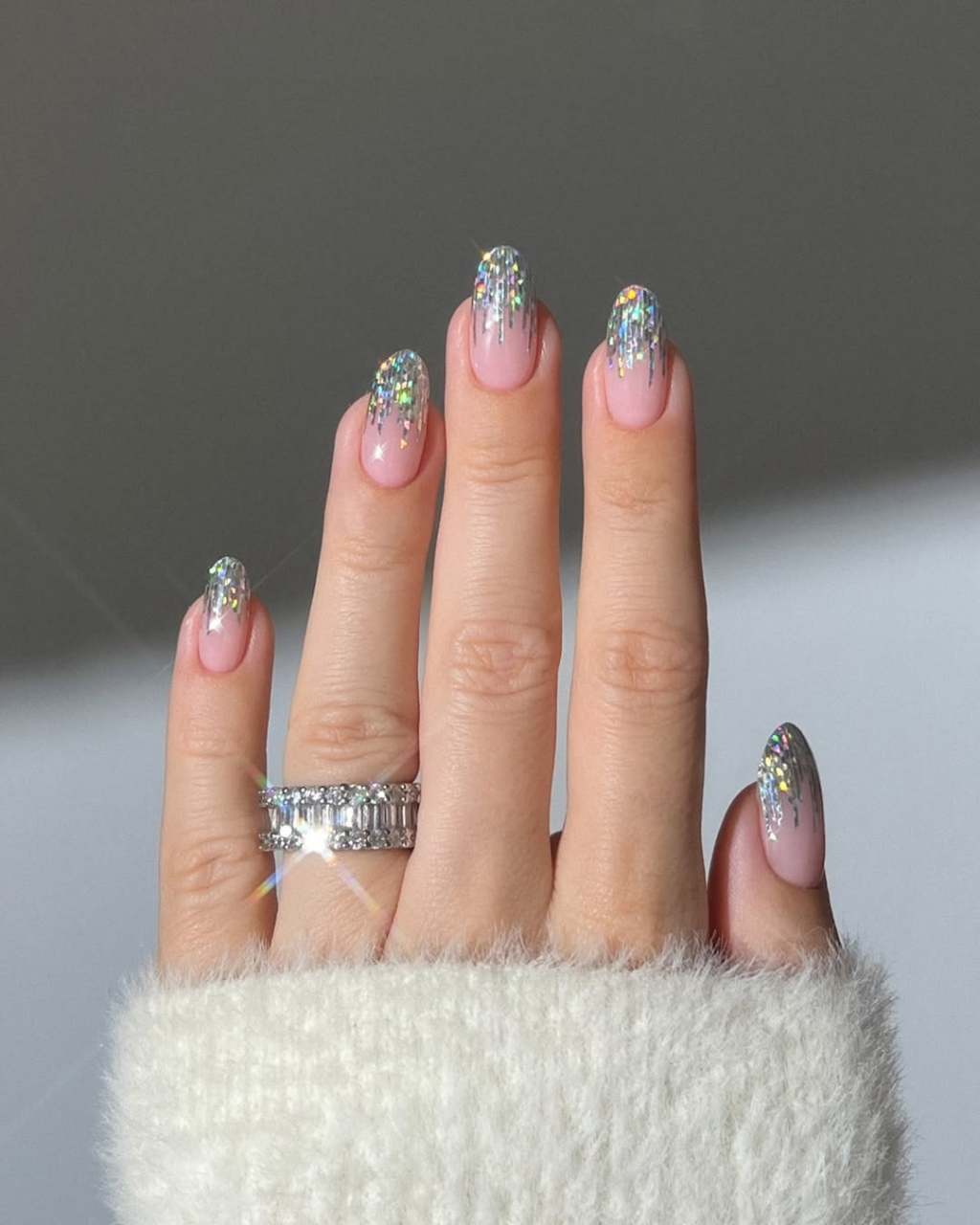 Medium Oval Pink With Silver Glitter Ombre Medium Oval Pink With Silver Glitter Ombre — Cute Dip Powder Nails