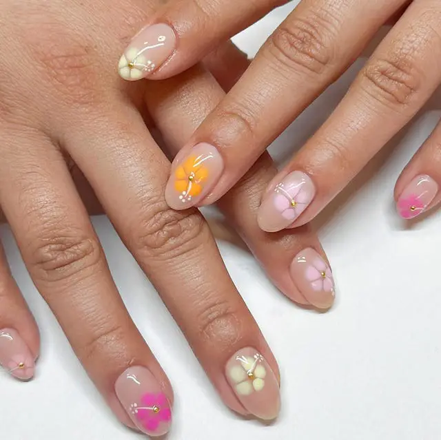 Short Oval Nails With Delicate Floral Accents — Cute Gel X Nails