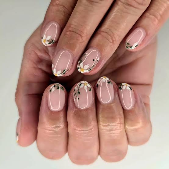 Short Oval Nails With Hand-Painted Floral Motifs — Cute Gel X Nails